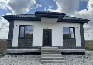 Дом 100м&sup2;, 1-этажный, участок 5 сот.  