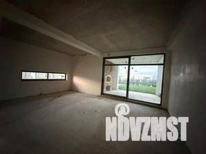 Дом 160м&sup2;, 2-этажный, участок 9 сот.  