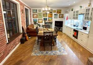 Дом 114м&sup2;, 2-этажный, участок 8 сот.  