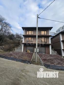 Дом 280м&sup2;, 3-этажный, участок 4 сот.  