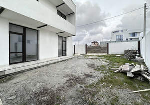 Дом 273м&sup2;, 2-этажный, участок 4 сот.  