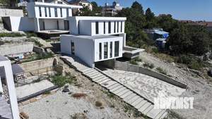 Дом 140м&sup2;, 2-этажный, участок 4 сот.  