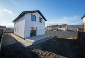 Дом 145м&sup2;, 2-этажный, участок 4 сот.  