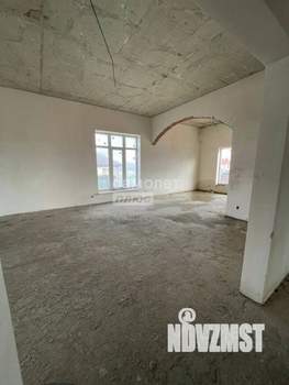 Коттедж 400м&sup2;, 3-этажный, участок 8 сот.  