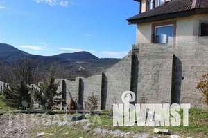 Дом 292м&sup2;, 3-этажный, участок 8 сот.  