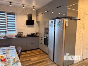 Дом 90м&sup2;, 2-этажный, участок 3 сот.  