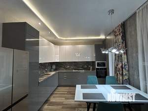 Коттедж 180м², 2-этажный, участок 6 сот.  