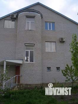 Дом 370м², 3-этажный, участок 8 сот.  