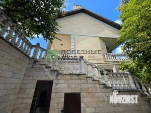 Дом 342м&sup2;, 3-этажный, участок 12 сот.  