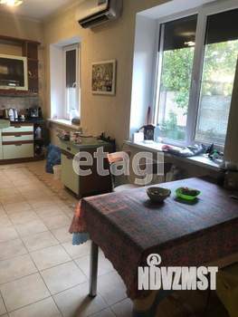 Дом 379м&sup2;, 3-этажный, участок 21 сот.  