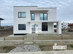 Коттедж 220м², 2-этажный, участок 4 сот.  
