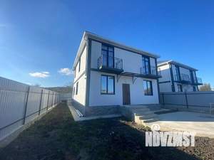 Дом 176м&sup2;, 2-этажный, участок 3 сот.  