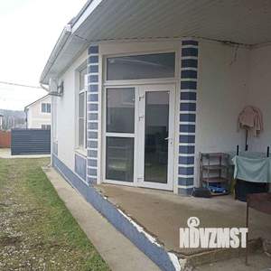 Дом 180м&sup2;, 1-этажный, участок 6 сот.  