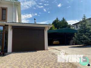 Дом 200м&sup2;, 2-этажный, участок 15 сот.  