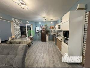 Дом 185м&sup2;, 3-этажный, участок 9 сот.  