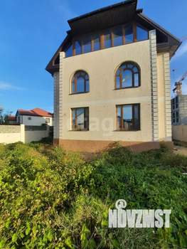 Дом 295м&sup2;, 3-этажный, участок 4 сот.  