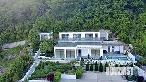 Коттедж 255м&sup2;, 3-этажный, участок 12 сот.  