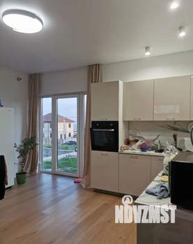 Дом 180м&sup2;, 2-этажный, участок 4 сот.  