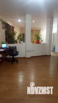 Коттедж 230м², 2-этажный, участок 6 сот.  