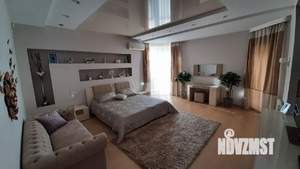 Дом 363м&sup2;, 3-этажный, участок 6 сот.  