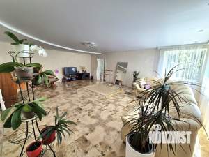 Дом 600м², 3-этажный, участок 13 сот.  