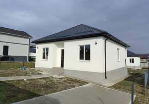 Дом 100м&sup2;, 2-этажный, участок 5 сот.  