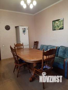 Дом 290м&sup2;, 2-этажный, участок 7 сот.  