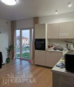 Дом 180м&sup2;, 2-этажный, участок 4 сот.  