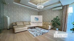 Дом 364м², 3-этажный, участок 6 сот.  