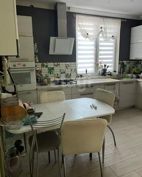 Дом 261м², 3-этажный, участок 8 сот.  
