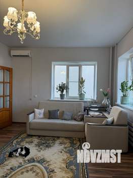 Дом 374м², 3-этажный, участок 6 сот.  