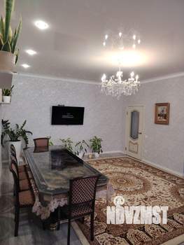 Дом 221м², 2-этажный, участок 10 сот.  