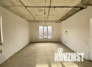 Дом 242м&sup2;, 3-этажный, участок 955 сот.  