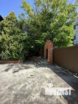 Дом 400м&sup2;, 3-этажный, участок 14 сот.  