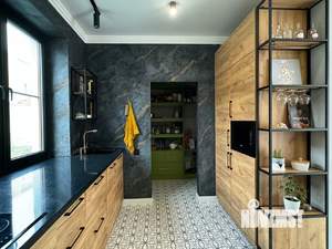 Дом 252м&sup2;, 3-этажный, участок 6 сот.  