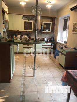 Дом 379м&sup2;, 3-этажный, участок 21 сот.  