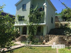 Дом 155м&sup2;, 3-этажный, участок 6 сот.  