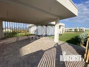 Дом 211м&sup2;, 2-этажный, участок 10 сот.  