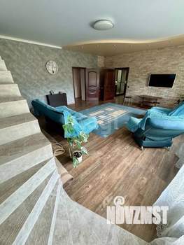 Дом 242м&sup2;, 2-этажный, участок 10 сот.  