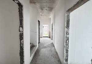 Дом 273м&sup2;, 2-этажный, участок 4 сот.  