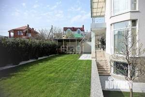 Дом 364м&sup2;, 3-этажный, участок 6 сот.  