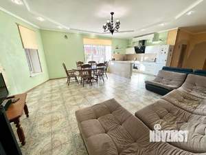 Дом 240м&sup2;, 2-этажный, участок 6 сот.  