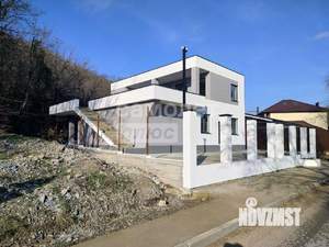 Дом 170м&sup2;, 2-этажный, участок 4 сот.  