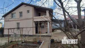 Дом 174м&sup2;, 2-этажный, участок 4 сот.  