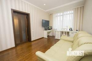 Дом 350м², 2-этажный, участок 6 сот.  