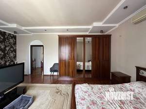 Дом 311м², 3-этажный, участок 10 сот.  