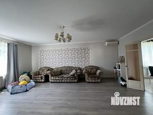 Дом 211м², 2-этажный, участок 6 сот.  