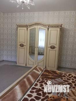 Дом 200м&sup2;, 2-этажный, участок 6 сот.  