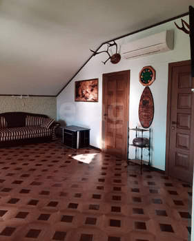 Дом 226м&sup2;, 3-этажный, участок 6 сот.  