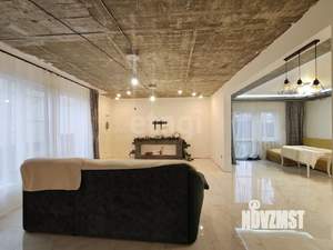 Дом 206м&sup2;, 3-этажный, участок 4 сот.  